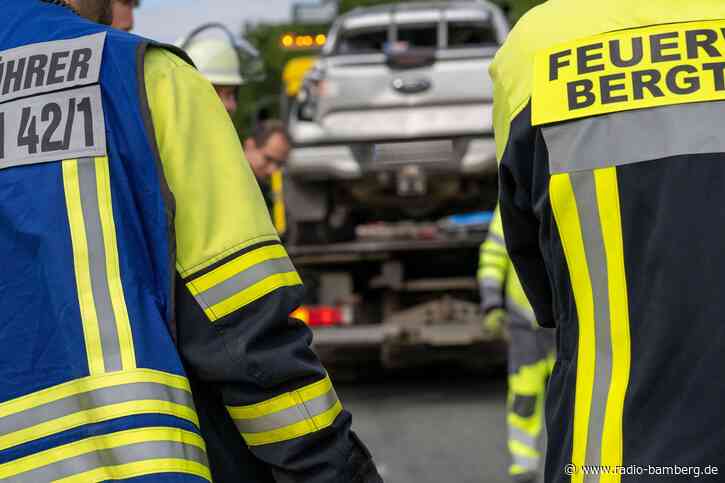Auto überschlägt sich – zwei Verletzte