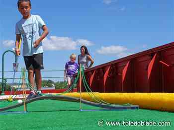 Photo gallery: Freighter Golf