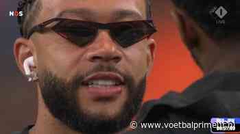 Memphis verschijnt met opvallende bril voor Oranje-duel, Van der Vaart reageert