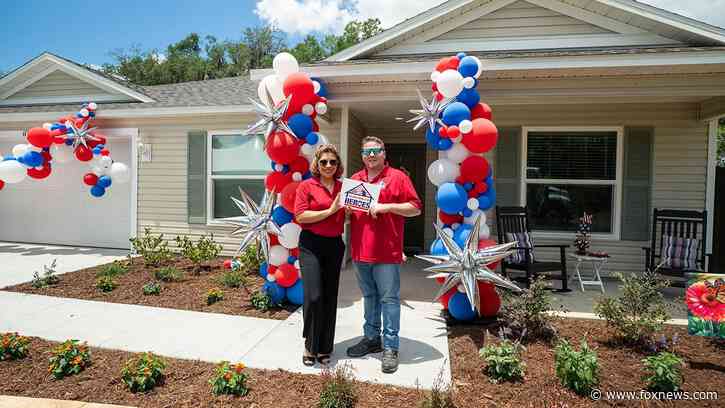 America's wounded, struggling veterans get brand-new homes built by Florida teens