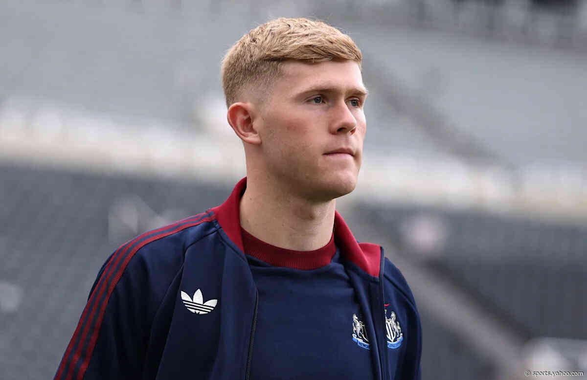 Manchester United Are Showing Interest In This Newcastle United Full-Back: What Will He Add To Carrick’s Side?