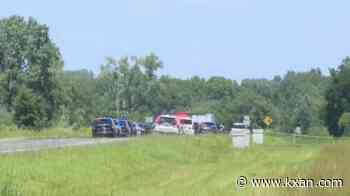 11 skydivers, pilot killed after plane crashes south of Kansas City