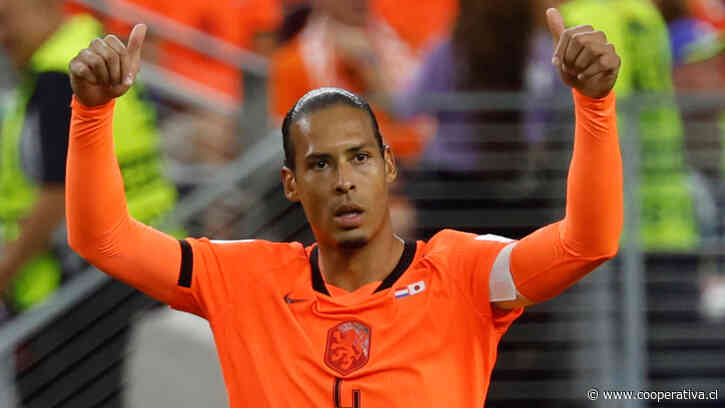 Países Bajos tuvo goles de Van Dijk y Summerville ante Japón, que descontó por Nakamura