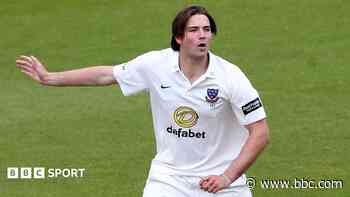 Sussex go top after beating Glamorgan