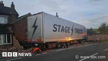 'Band's truck' hits house on way to Download