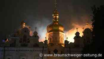 Russischer Raketenangriff setzt berühmtes Kiewer Höhlenkloster in Brand