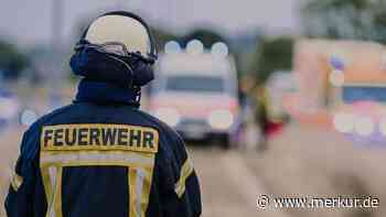 Haus brennt lichterloh in Bayern: Feuerwehr warnt Bevölkerung