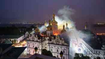 Doden bij aanvallen op Rusland en Oekraïne, kathedraal in Kyiv staat in brand