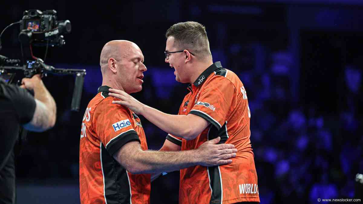 Michael van Gerwen plaagt Gian van Veen na verlies in World Cup-finale: ’Hopelijk luistert Danny Noppert niet’
