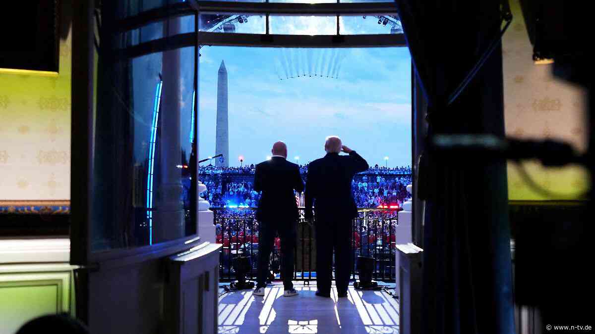 Überall USA, überall Sponsoren: Trumps Käfigkampfspektakel mutiert zur überdrehten Werbeshow