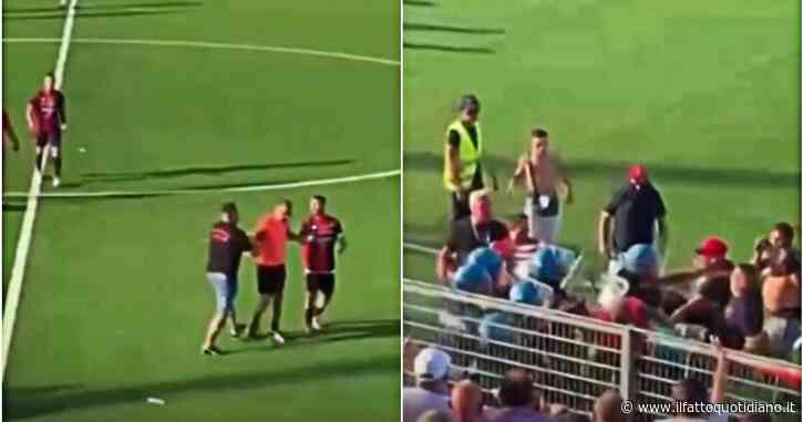 Follia Taranto, scoppia il caos dopo la sconfitta: invasione di campo dei tifosi, giocatori aggrediti e scontri con la polizia
