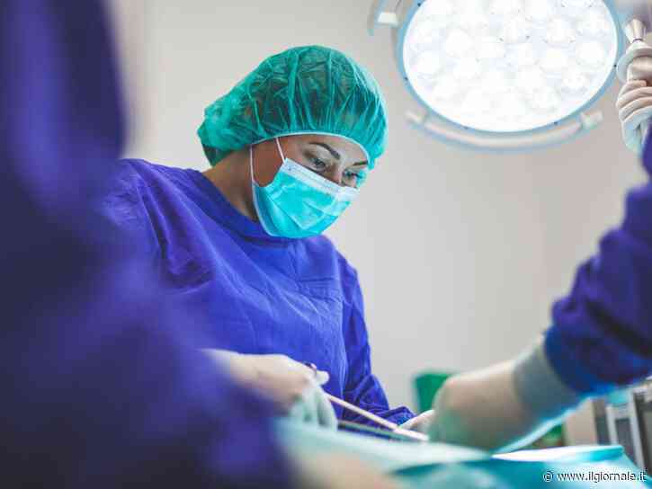 Tumore al seno: 60mila casi all'anno ma mancano 2mila chirurghi (e non c'è la scuola di specializzazione)