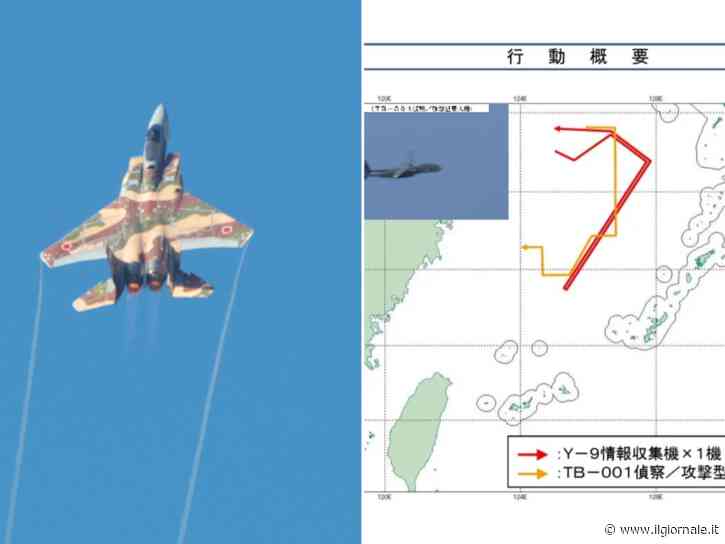 L'ingresso del drone e dell'aereo spia e poi i caccia in volo: duello in cielo coi