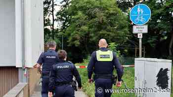 Blutige Tat in Bayern: Frau nahe Bahnhof erstochen – Angehöriger (27) stellt sich
