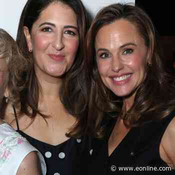 D'Arcy Carden Shares What It's Like Working With Jennifer Garner