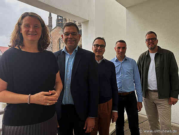 Landes-Pflegegipfel im Ulmer Stadthaus: Pflege gemeinsam weiterdenken