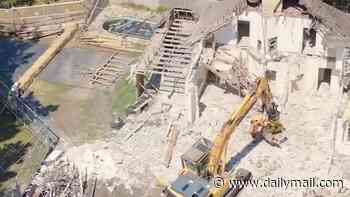 World's 'most expensive bungalow' is demolished after planning battle: Multi-millionaire who paid £13.5m for Sandbanks home will build new eco-mansion