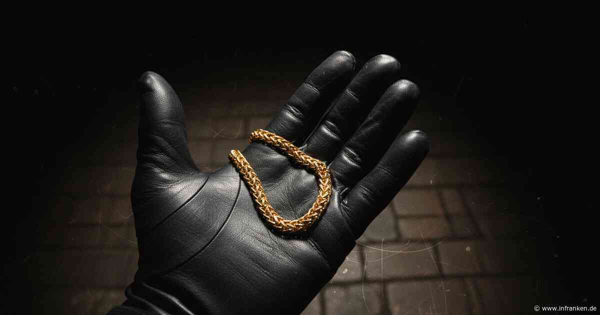 Bamberg: Trickbetrüger stehlen Rentnerin Goldkette - das ist ihre Masche