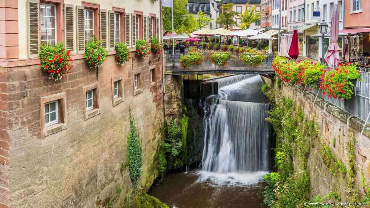 Diese Stadt in Rheinland-Pfalz wirkt wie ein „Klein-Venedig“ – inklusive Wasserfall mitten in der Altstadt