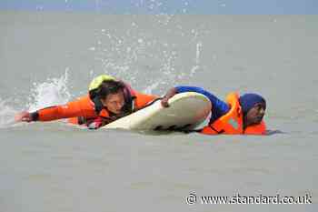 French fire service rescues migrants from Channel amid strong current warnings