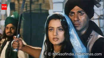 Ameesha was called 'suicidal' for doing 'Gadar': 'You're out of your mini skirt'