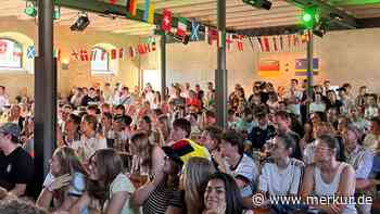 Beim Public Viewing: Nationalspieler Pavlović grüßt per Videobotschaft seine Heimat