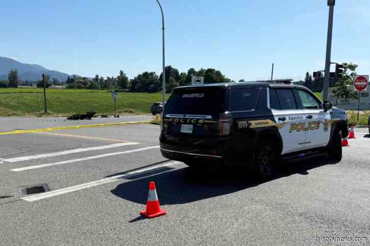 Motorcycle rider airlifted to hospital after Abbotsford crash