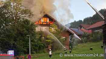 Verheerender Großbrand zerstört Bauernhof in Bayern – Anwesen gehörte Präsidenten-Familie