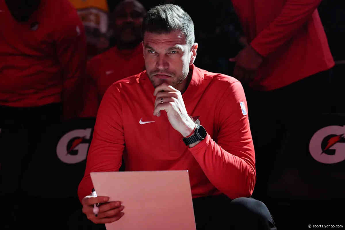 Bulls finalizing hire of Tiago Splitter as coach, AP source says
