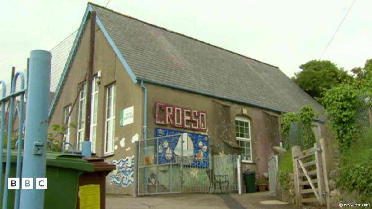 Cyngor Gwynedd yn ymddiheuro am 'gamdriniaeth' mewn uned addysgol