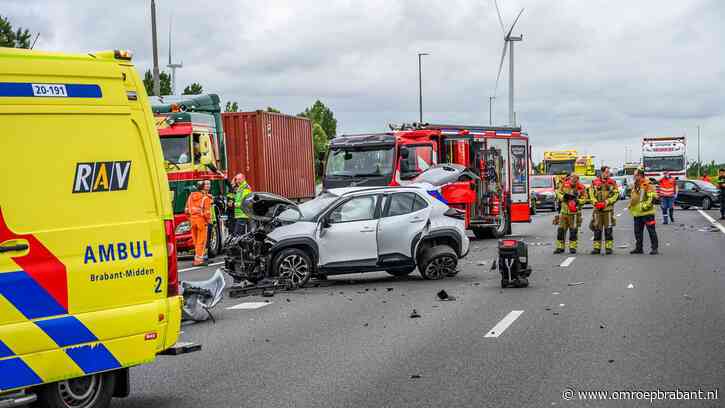 A17 richting Roosendaal was dicht door ongeluk