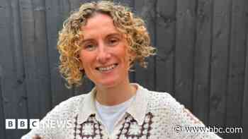 Ex-teacher sceptical of under-16s social media ban