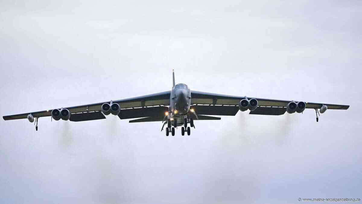 B-52-Bomber stürzt kurz nach dem Start in Kalifornien ab
