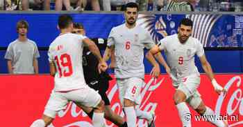 Droomstart Nieuw-Zeeland in beladen duel met Iran: Elijah Just schiet hard raak