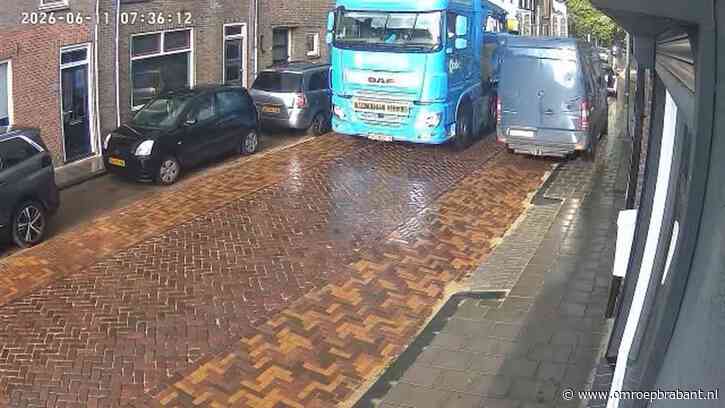 Levensgevaarlijke situatie in deze straat in Klundert en zo ziet dat eruit