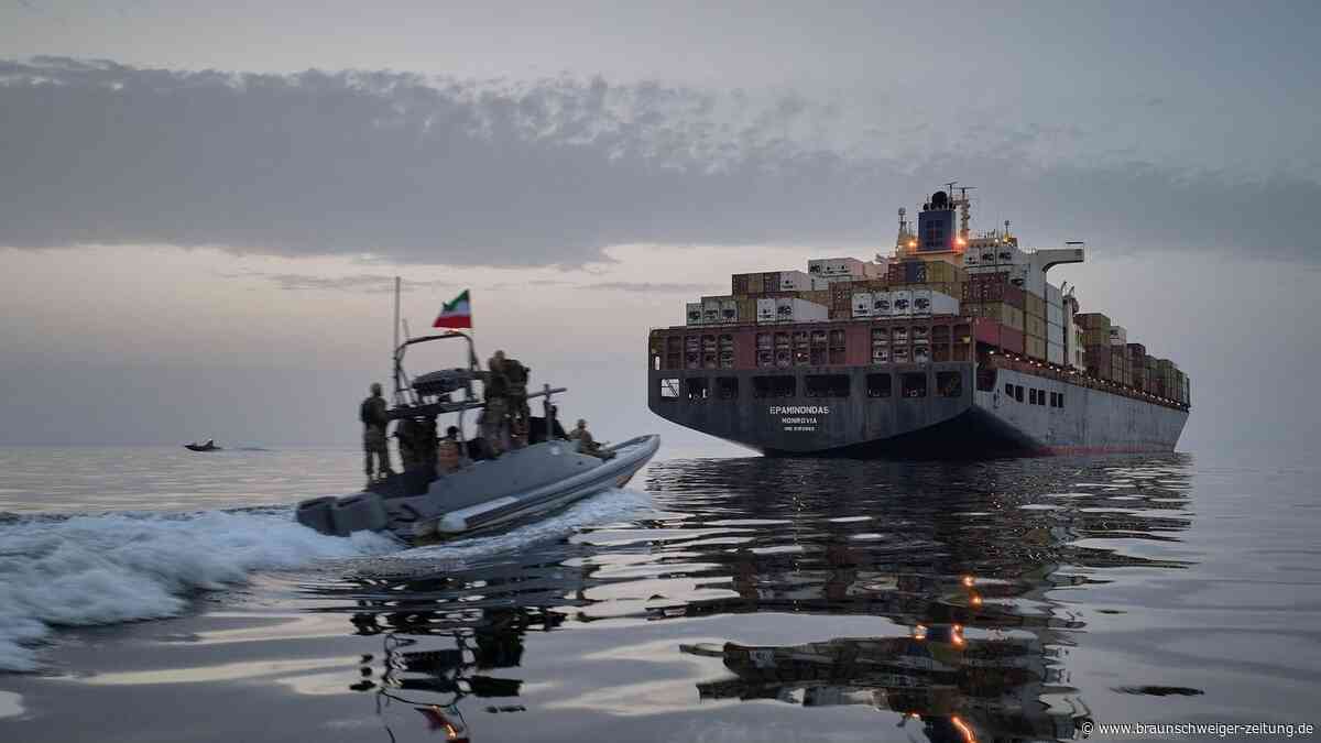 Iranische Schiffe passieren die US-Seeblockade nach Abkommen