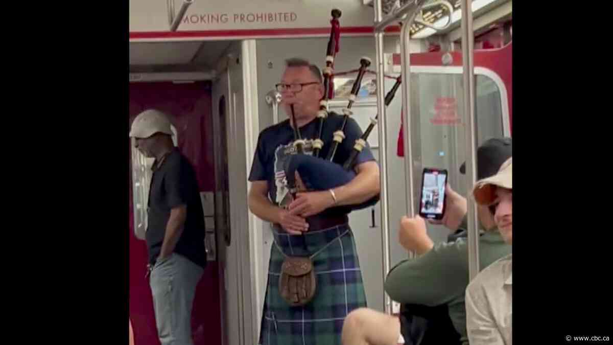 A tourist played the bagpipes on Toronto's subway | The Moment