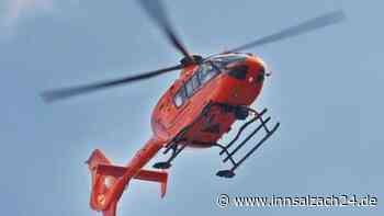 Auto erfasst Radfahrerin (59) auf Radweg – Hubschrauber im Einsatz