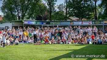 Public Viewing an der Haidroad: Mehr als 250 Fans feiern 7:1 gegen Curaçao