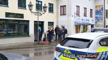 Juwelier-Räuber auf der Flucht – Polizei fahndet mit Täterbeschreibung weiter