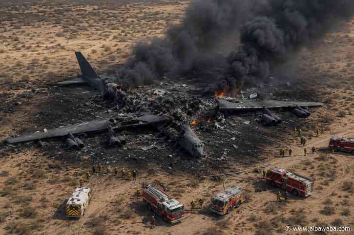 تحطم قاذفة B-52 أمريكية ومقتل طاقمها بالكامل بعد الإقلاع