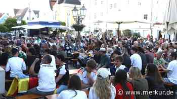 Public Viewing am Marienplatz: Erst beim 7:1 gegen Curacao bricht Jubel aus