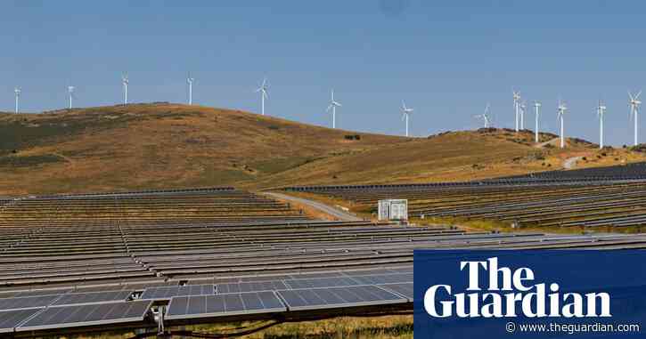 Spanish households save €10 a month thanks to renewables expansion, report finds