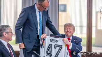 Geste beim G7-Gipfel: Merz schenkt Trump Nationaltrikot mit Nummer 47
