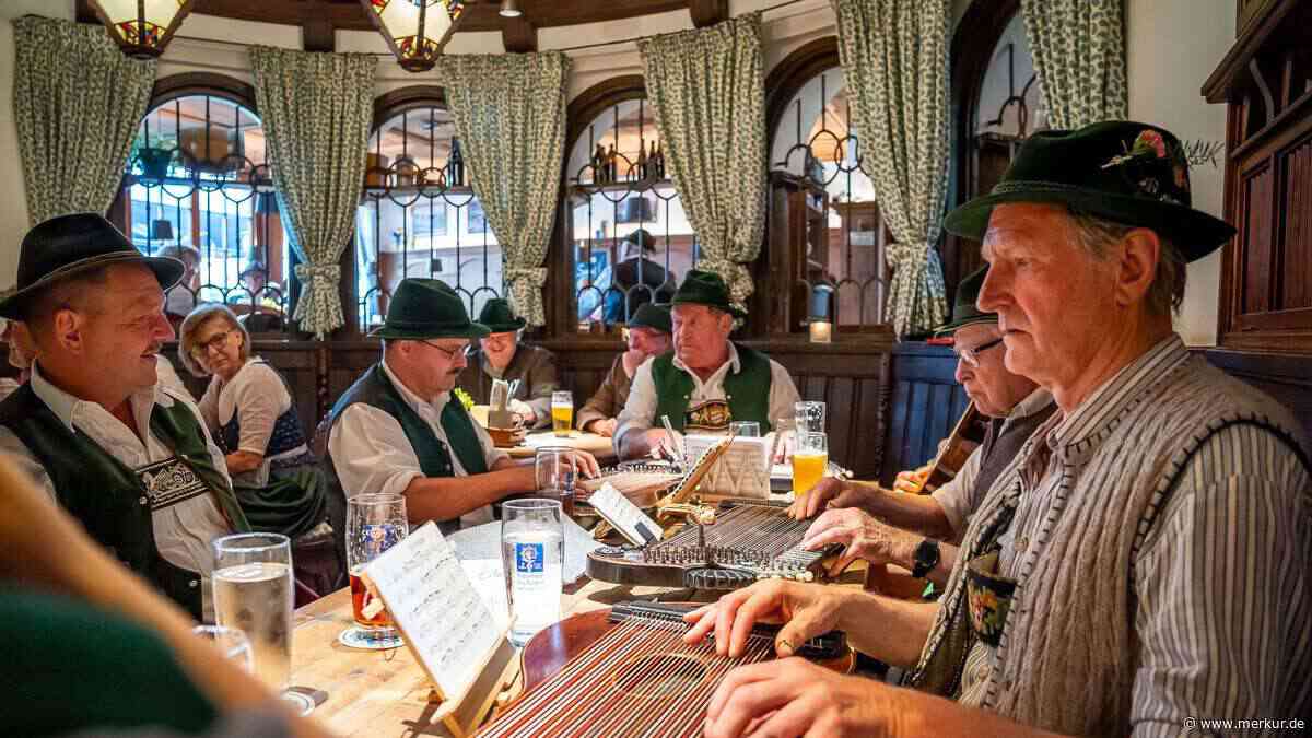 Schlierseer Zithertag: Acht Gruppen spielen sechs Stunden lang im Ratskeller