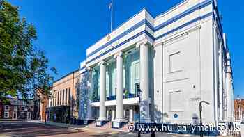 Strictly legend and CBeebies star to lead cast in Hull New Theatre panto