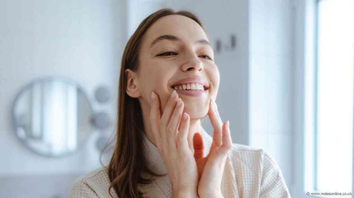 'Best' electric toothbrush has 'teeth feel like a professional clean' is £40 off