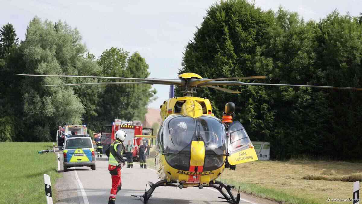 Straße stundenlang gesperrt: Motorradfahrer stirbt bei Unfall in Oberbayern