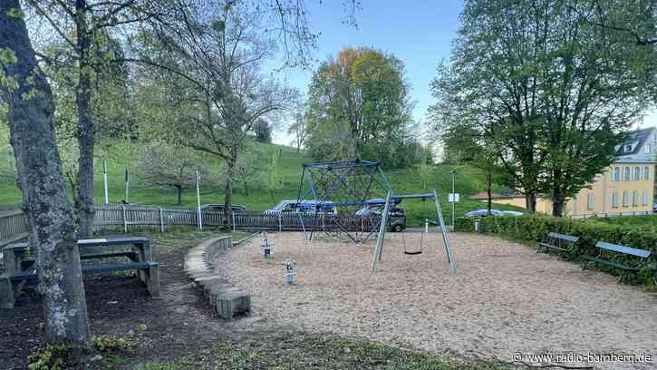 Spielplatz am Jakobsberg: OB Niedermaier tauscht sich mit Eltern aus