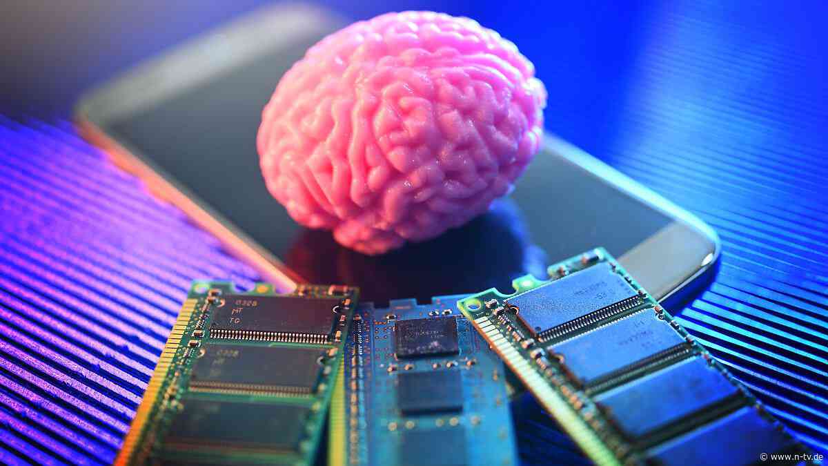 Nur mit Kraft seiner Gedanken: Gelähmter ALS-Patient spricht dank Hirn-Implantat wieder mit Familie